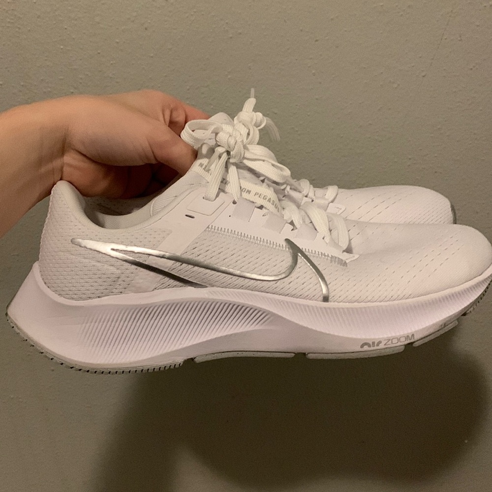 COPY - Only worn once, for a photoshoot.